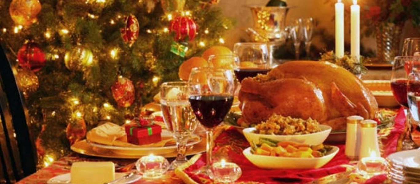 Κυβερνητικές «απειλές»: «Θα κάνετε μόνοι σας Πρωτοχρονιά αν δεν τηρηθεί ο αριθμός '9' τα Χριστούγεννα»